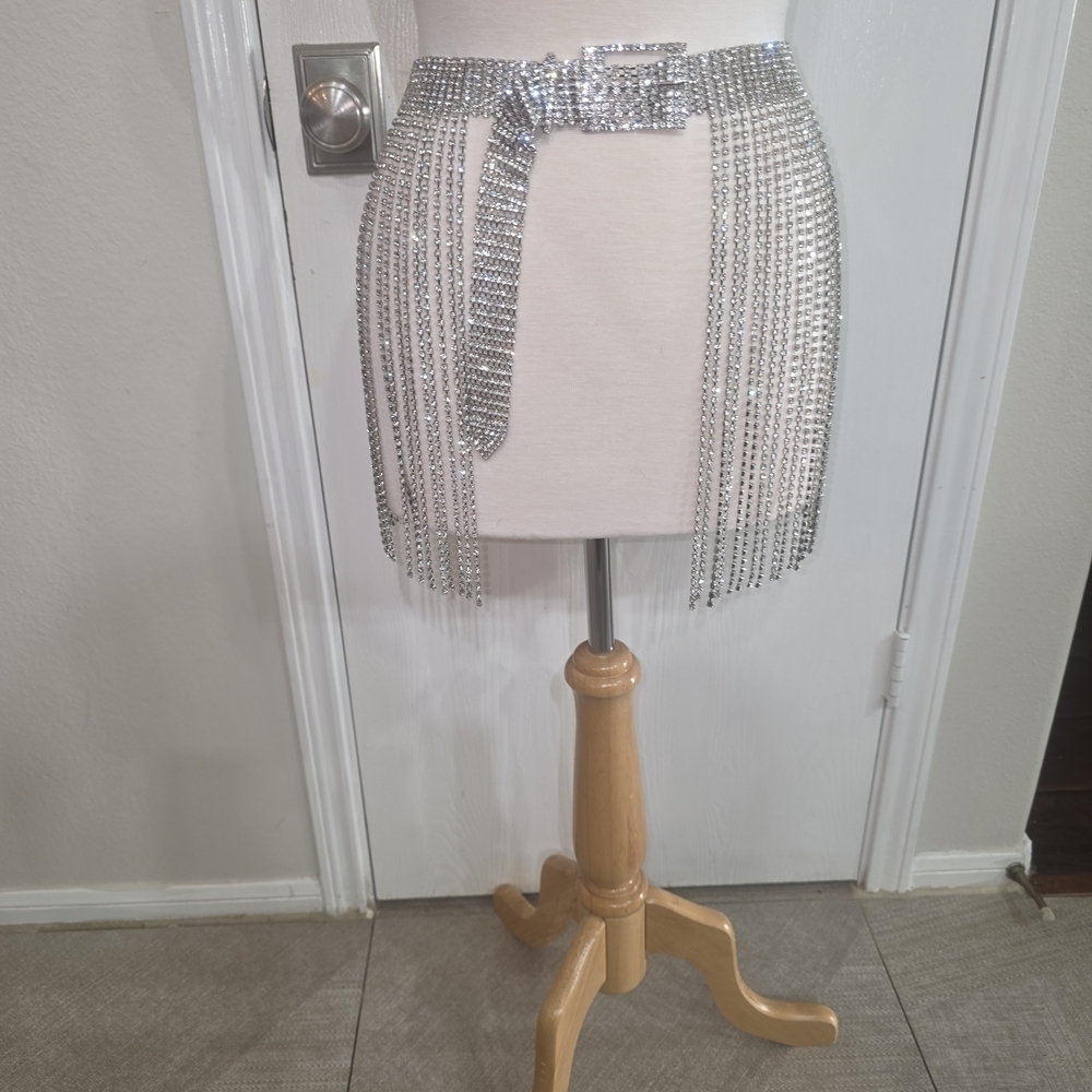 DaVeamor Metallic Silver Rhinestone Mini Skirt